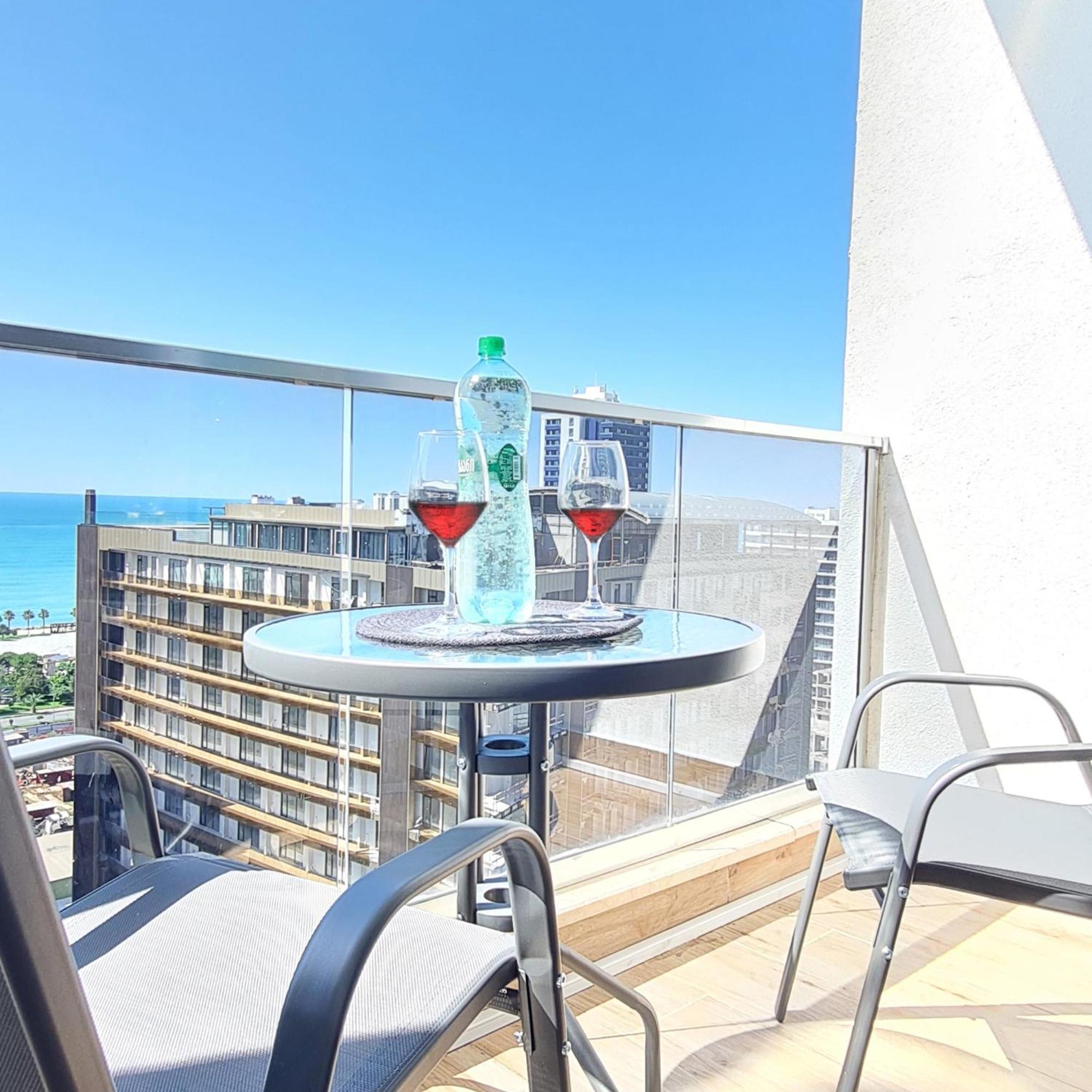Cozy Sea View Queen Bed Studio#2 Free Wi-fi Washer Balcony Bidet דירה